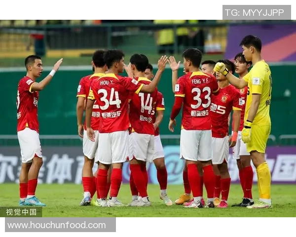 广州足球队运营分析:成败得失与未来发展方向探讨 广州足球队运营分析:成败得失与未来发展方向探讨