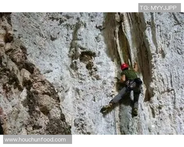 西安攀岩队的逆袭之路:深度解析攀岩运动的挑战与成长 西安攀岩队的逆袭之路:深度解析攀岩运动的挑战与成长